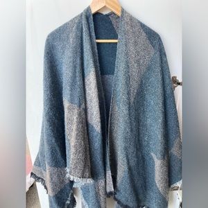 Gentle Fawn beautiful shawl/wrap